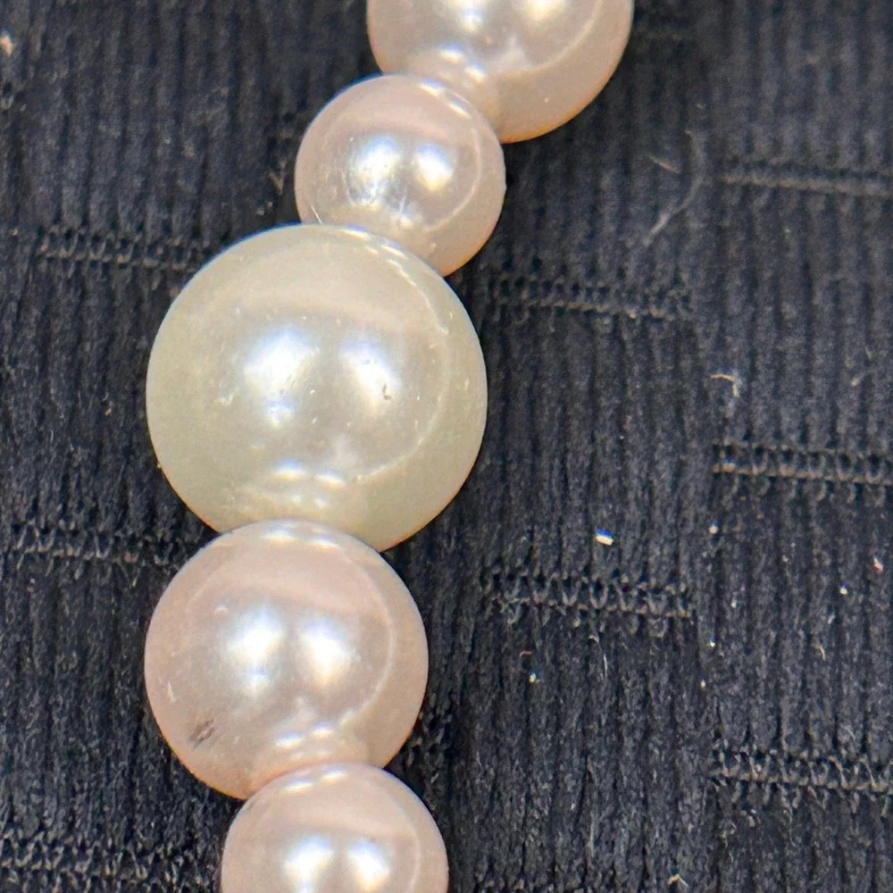 Lot of 4 Faux Pearl Stretch Bracelets Cream‎ Pink Rhinestone Beaded Jewelry Set